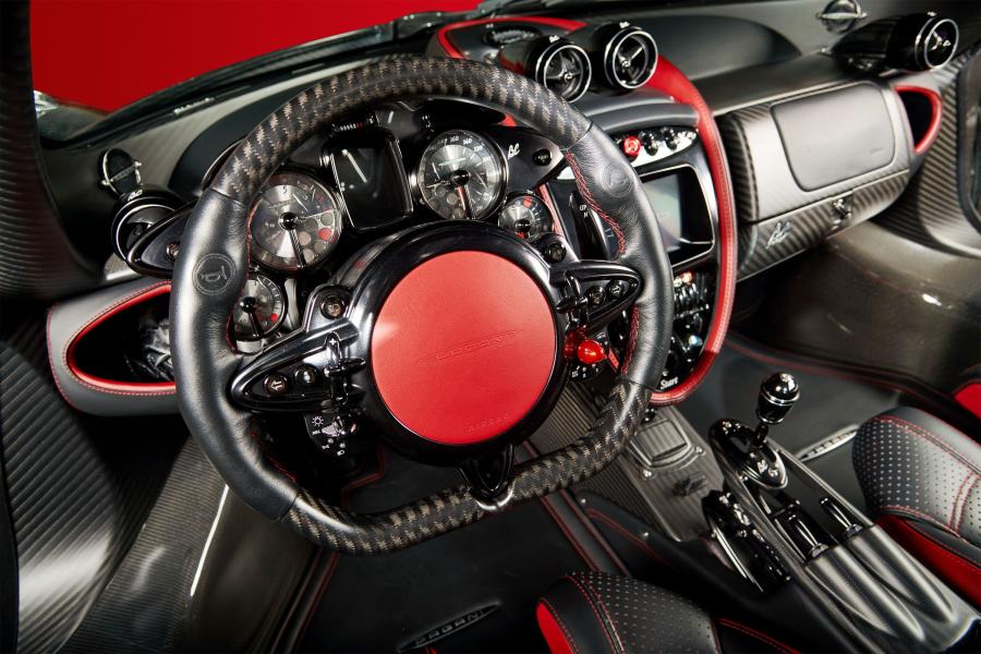 Торпедо Pagani Huayra BC 2017 года  (фото 5 из 15)